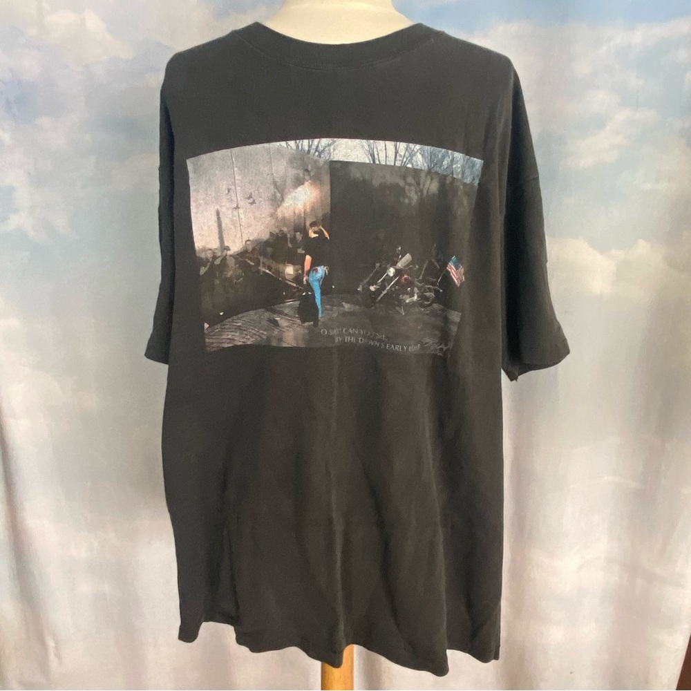 Distressed Graphic Tee with Vietnam Veterans Memorial Size XL